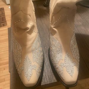 Cowboy boots leather glitter wing accent